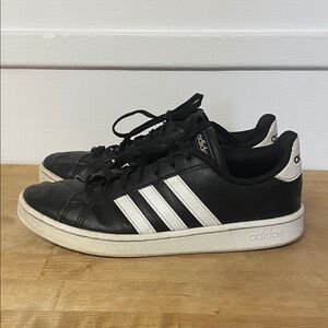 adidas original campus three stripe leather look casual sneakers women’s size 10